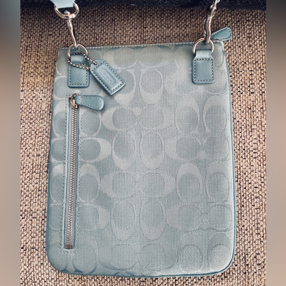 Baby Blue Coach Crossbody Brand New - Picture 6 of 9